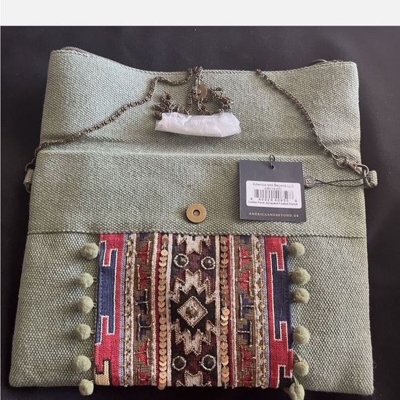 🎂NWT America and Beyond - Navajo Art Olive Green Embellished Clutch/Purse wChain - Picture 4 of 4